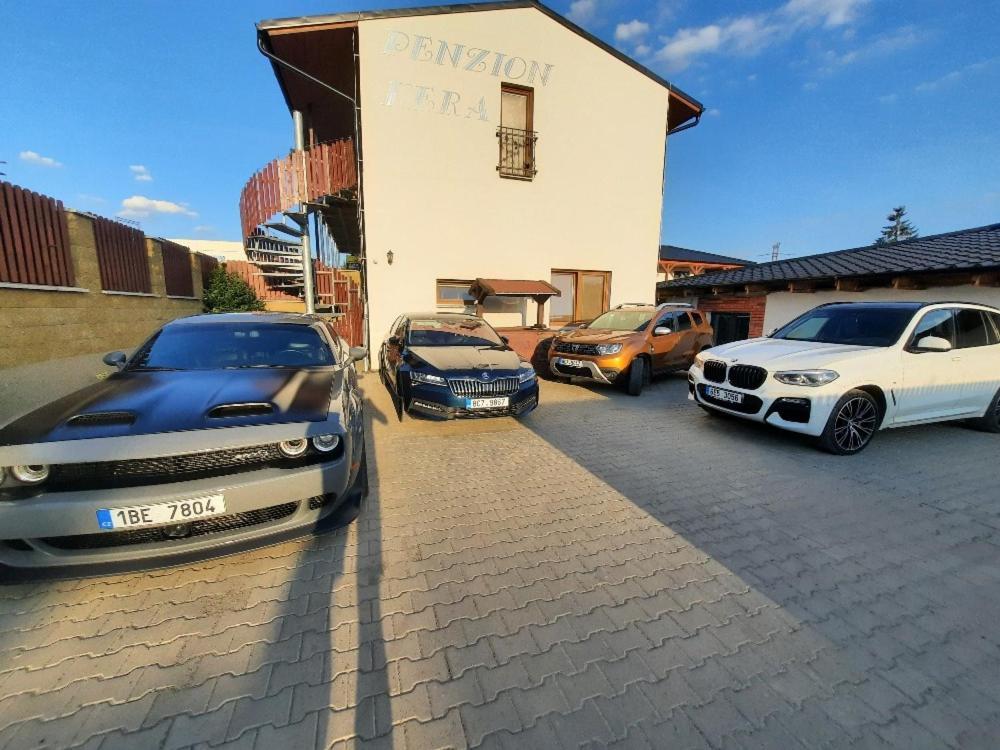 Penzion Kera Rosice Esterno foto